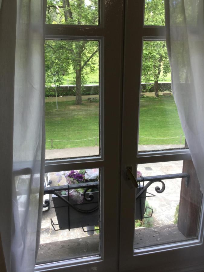 Auberge Henri IV Segur-le-Chateau Bagian luar foto